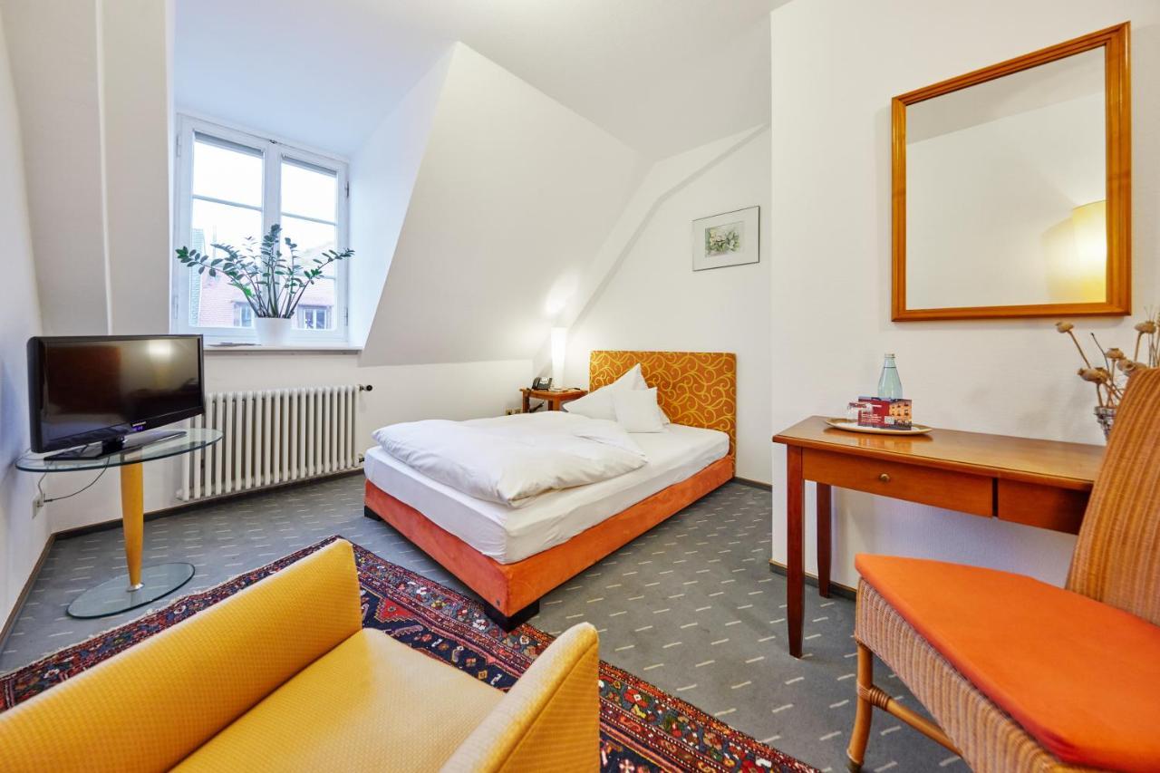 Zum Roten Baeren Freiburg im Breisgau Exterior photo